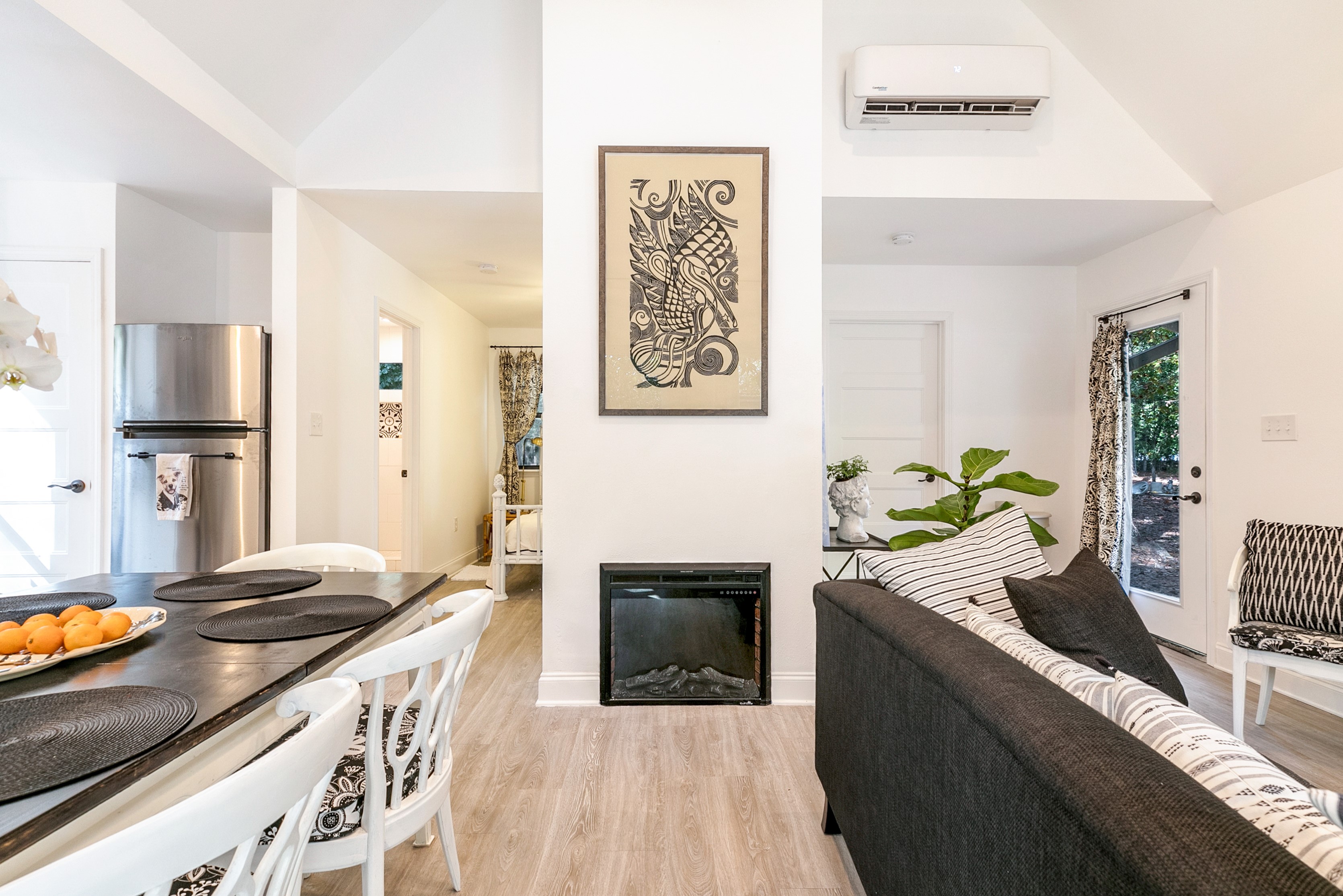 Guest HouseMIL Suite Lamp Design + Build